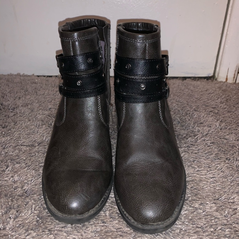 Women’s size 6.5 White Mountain ankle boots